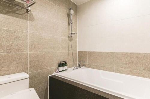 Hotel Chicago Changwon Eksteriør billede