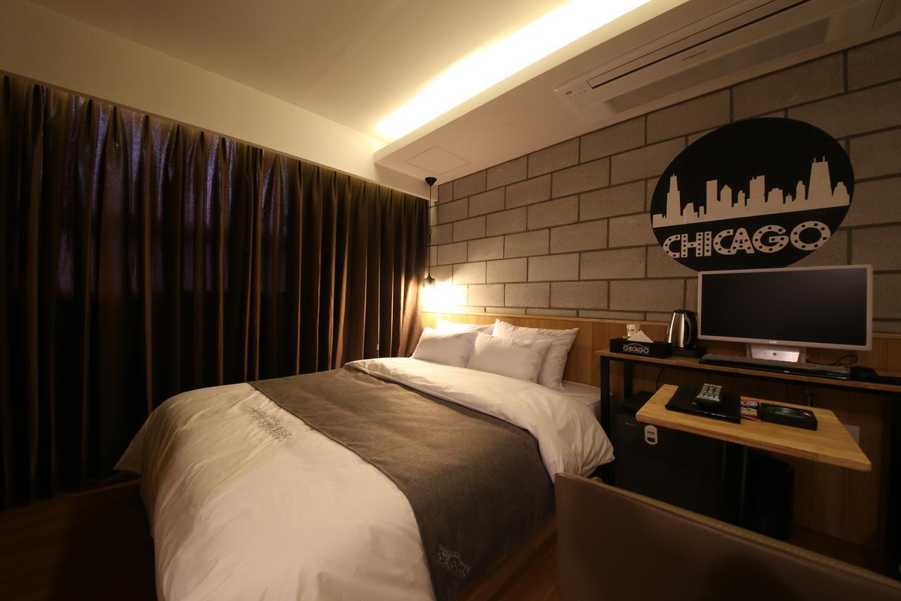 Hotel Chicago Changwon Eksteriør billede