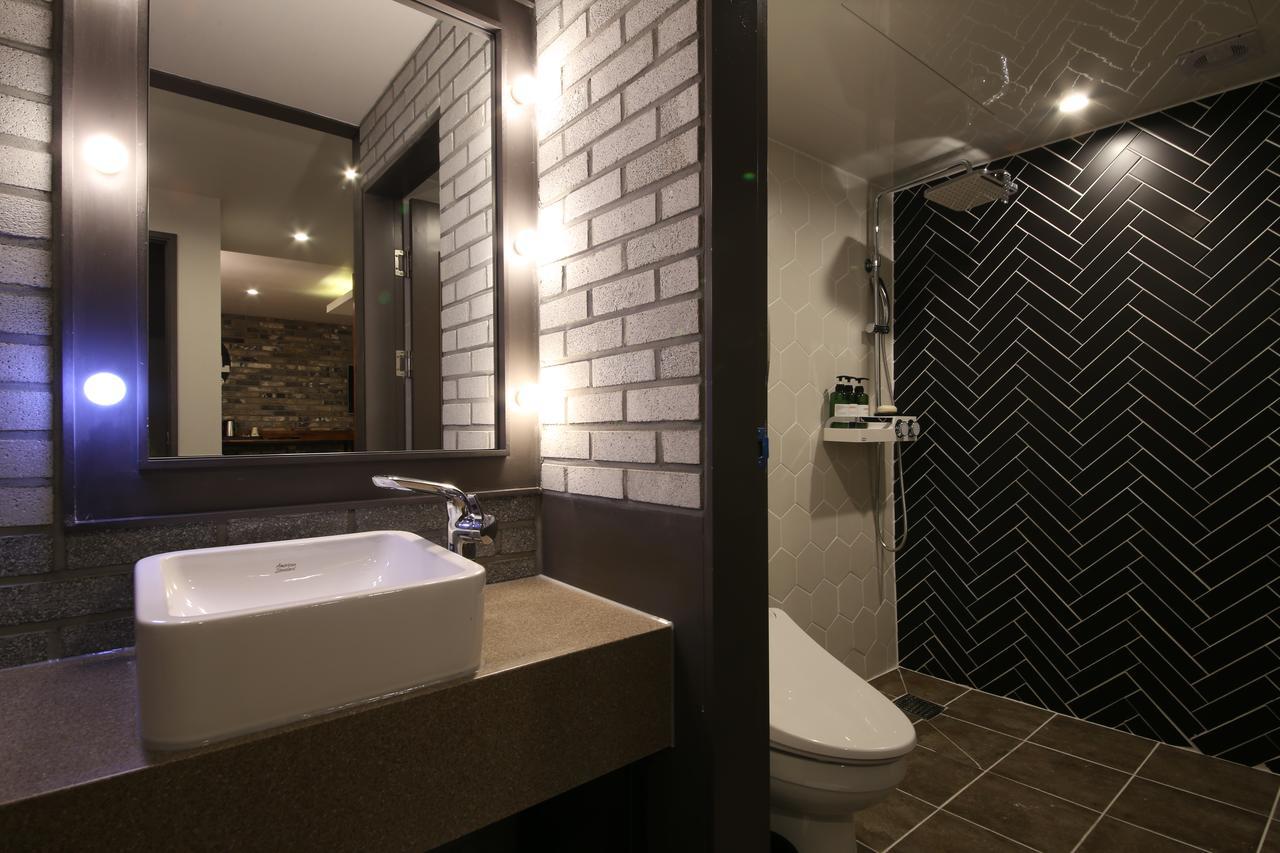 Hotel Chicago Changwon Eksteriør billede