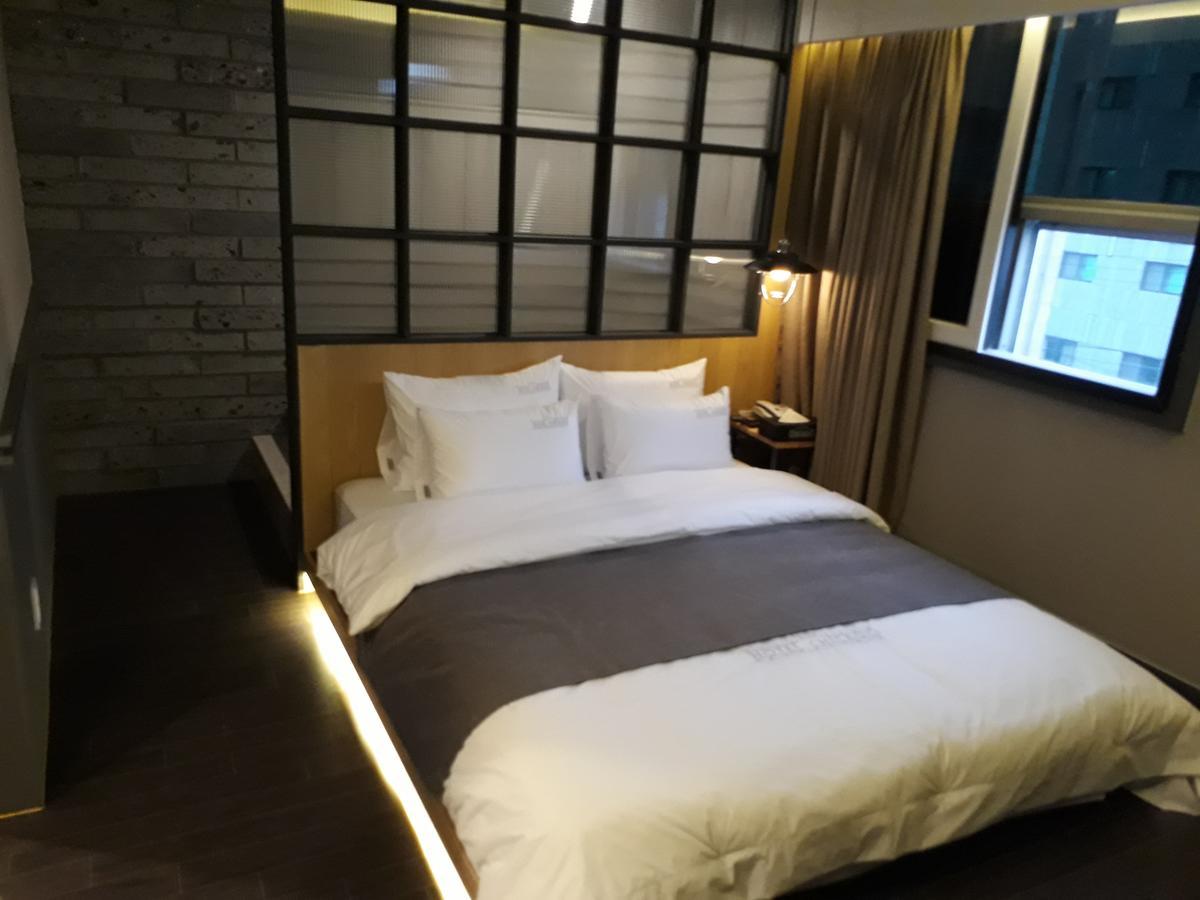 Hotel Chicago Changwon Eksteriør billede